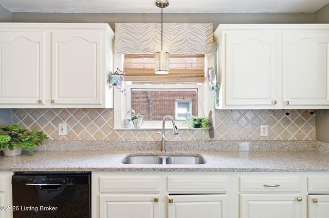 5707 W Southland Blvd, Louisville, KY 40214