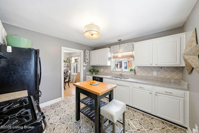 5707 W Southland Blvd, Louisville, KY 40214