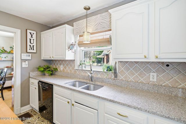 5707 W Southland Blvd, Louisville, KY 40214