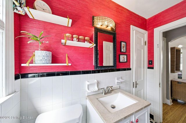 5707 W Southland Blvd, Louisville, KY 40214