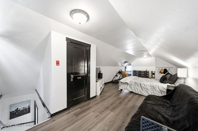 5707 W Southland Blvd, Louisville, KY 40214