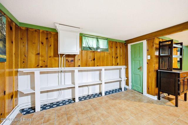 5707 W Southland Blvd, Louisville, KY 40214