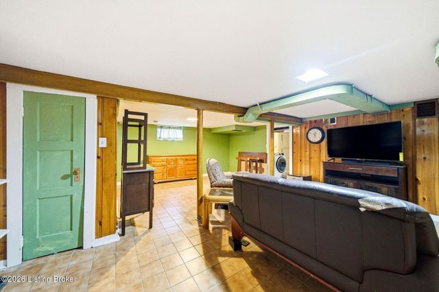 5707 W Southland Blvd, Louisville, KY 40214