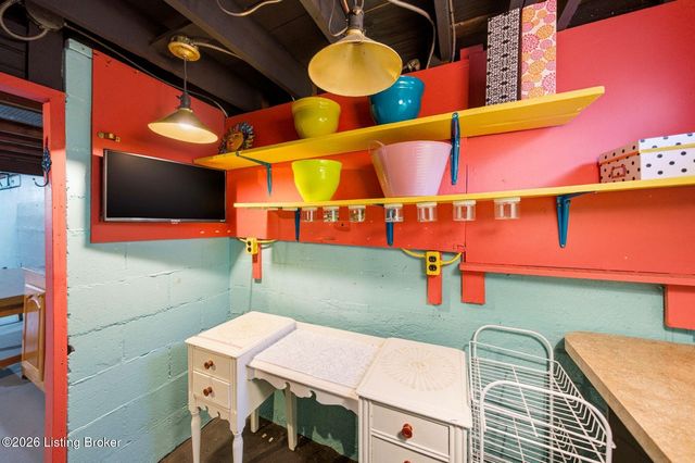 5707 W Southland Blvd, Louisville, KY 40214