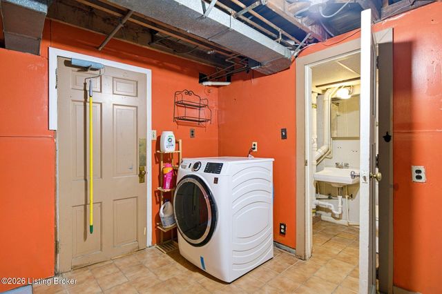 5707 W Southland Blvd, Louisville, KY 40214