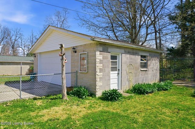 5707 W Southland Blvd, Louisville, KY 40214