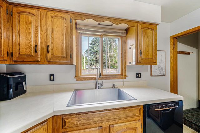 1918 ALASKA STREET, Oshkosh, WI 54902