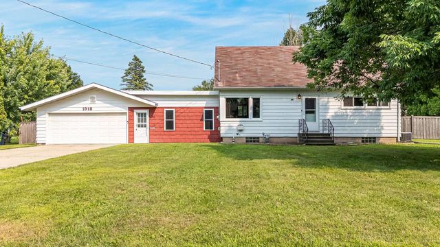 1918 ALASKA STREET, Oshkosh, WI 54902