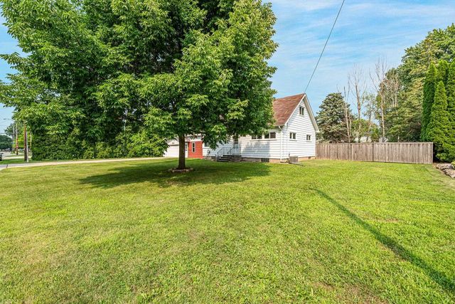 1918 ALASKA STREET, Oshkosh, WI 54902