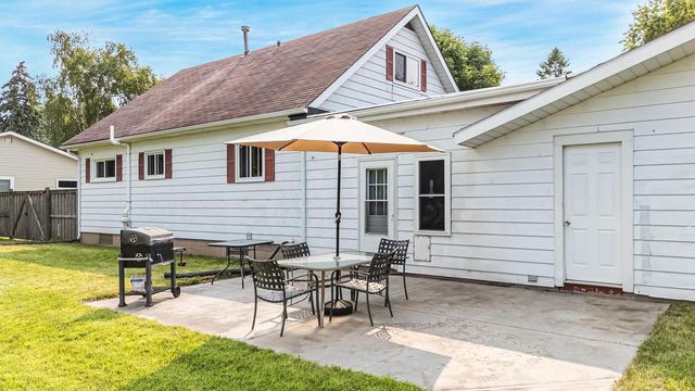 1918 ALASKA STREET, Oshkosh, WI 54902