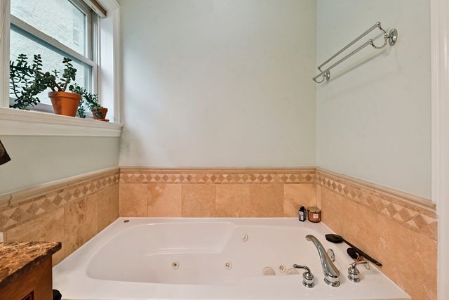 4853 N Winthrop Avenue 2S, Chicago, IL 60640