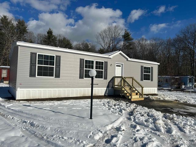 11 Country Ridge Park, Rochester, NH 03867