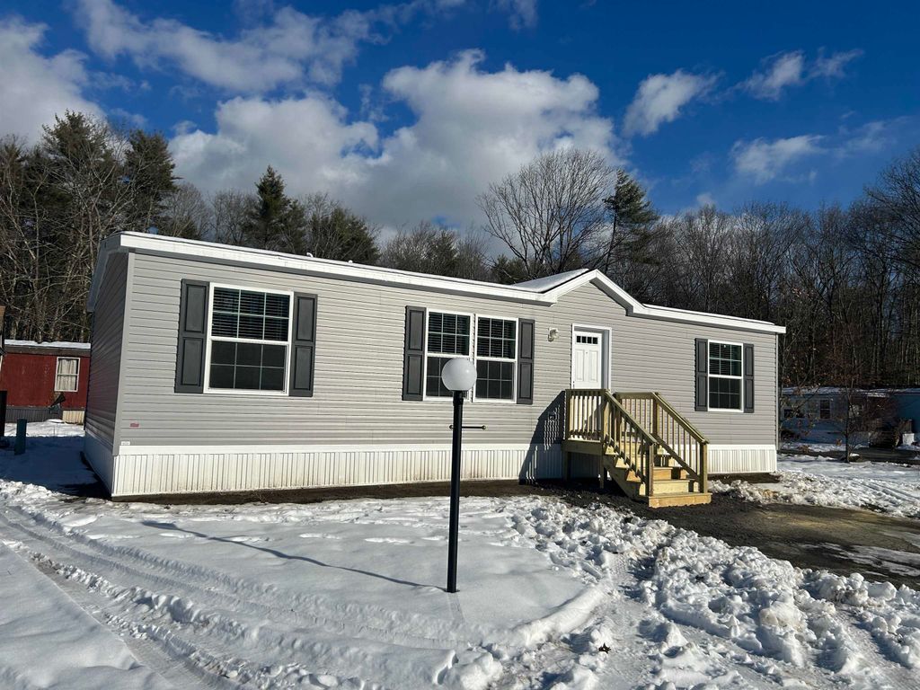 11 Country Ridge Park, Rochester, NH 03867