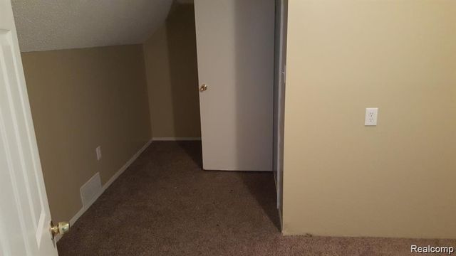 14876 Strathmoor Street, Detroit, MI 48227