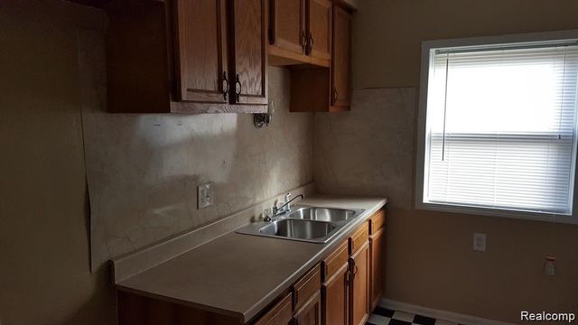 14876 Strathmoor Street, Detroit, MI 48227