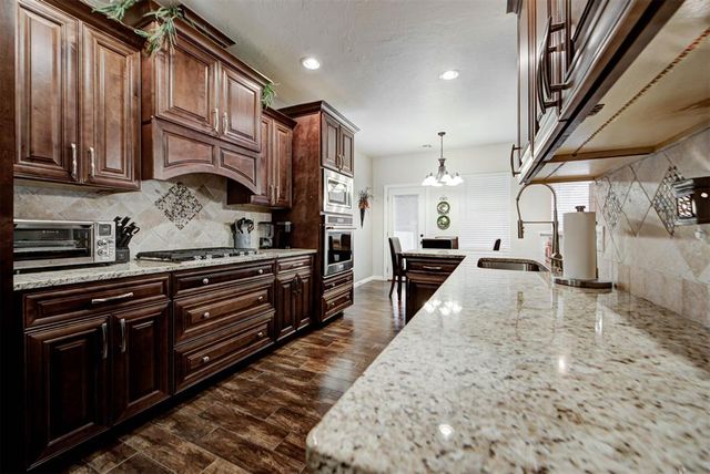 17644 Lead Lane, Edmond, OK 73012