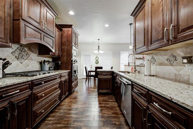 17644 Lead Lane, Edmond, OK 73012