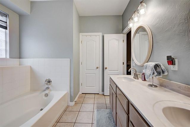 17644 Lead Lane, Edmond, OK 73012