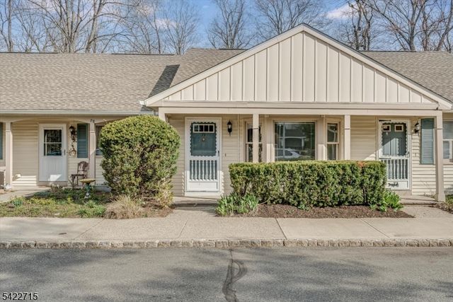 79 Carriage Ln, Sparta Twp., NJ 07871