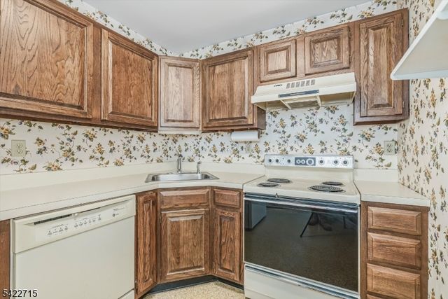 79 Carriage Ln, Sparta Twp., NJ 07871