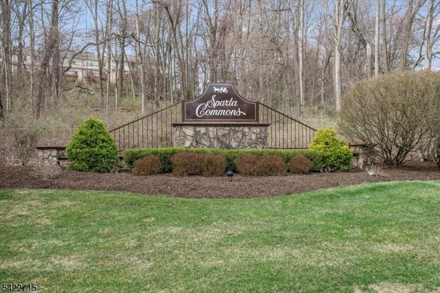 79 Carriage Ln, Sparta Twp., NJ 07871