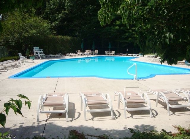 79 Carriage Ln, Sparta Twp., NJ 07871