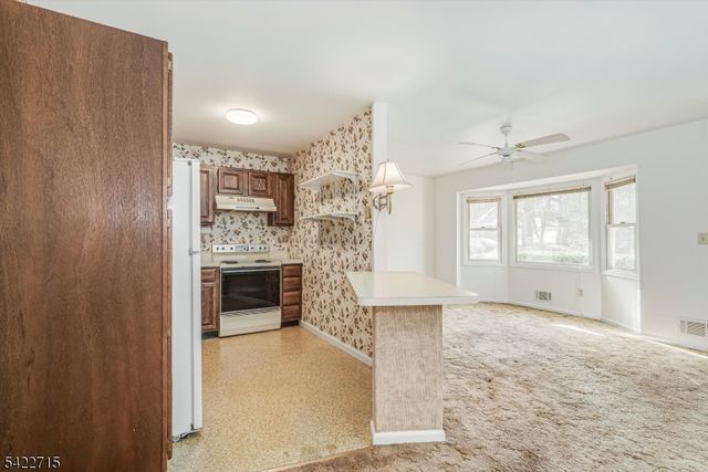 79 Carriage Ln, Sparta Twp., NJ 07871