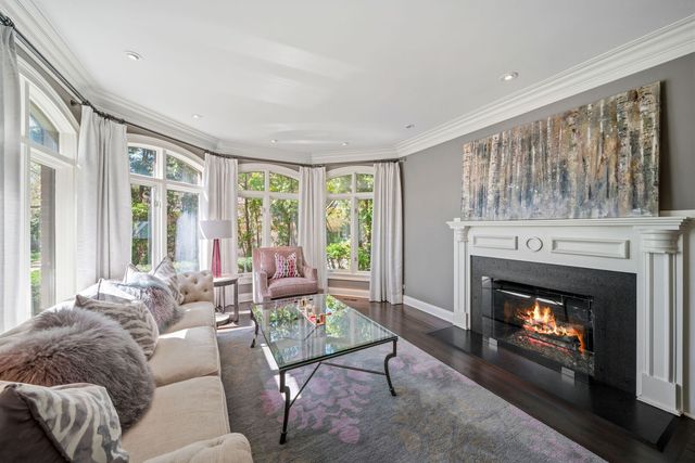 599 Chateaux Bourne Drive, Barrington, IL 60010