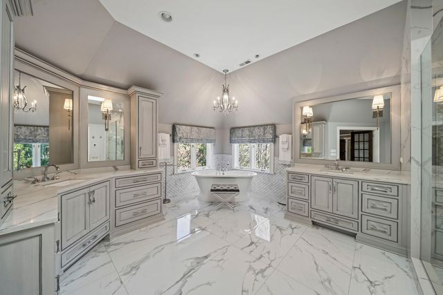 599 Chateaux Bourne Drive, Barrington, IL 60010