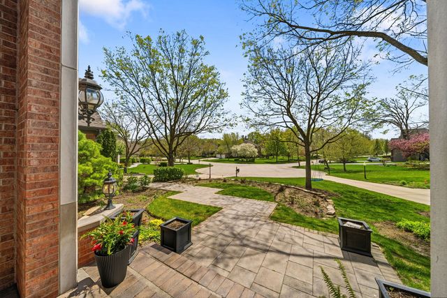 599 Chateaux Bourne Drive, Barrington, IL 60010