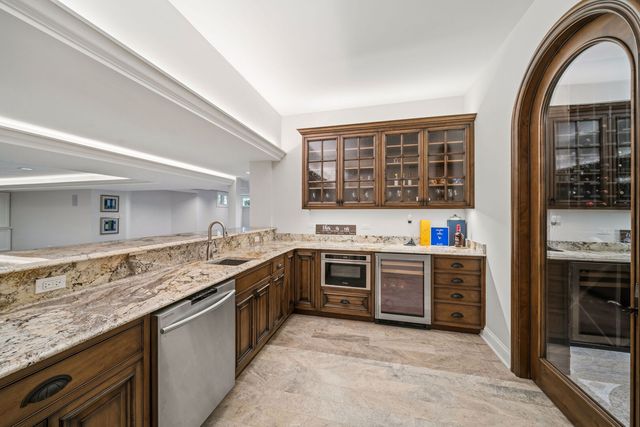 599 Chateaux Bourne Drive, Barrington, IL 60010