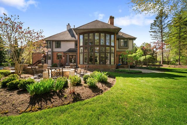 599 Chateaux Bourne Drive, Barrington, IL 60010