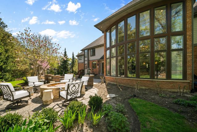 599 Chateaux Bourne Drive, Barrington, IL 60010