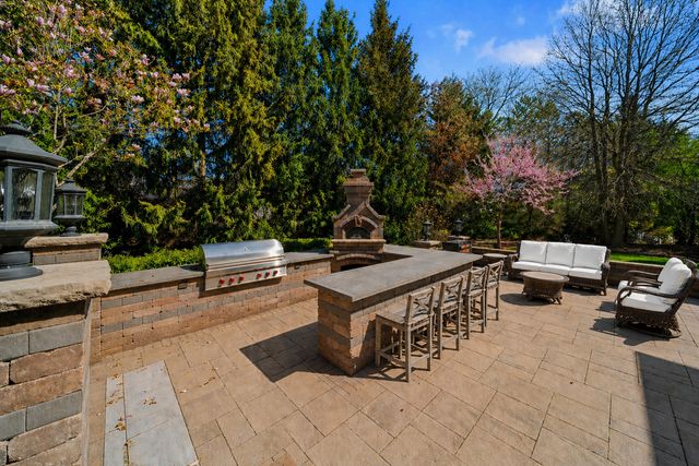 599 Chateaux Bourne Drive, Barrington, IL 60010