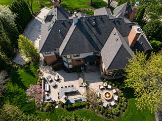 599 Chateaux Bourne Drive, Barrington, IL 60010