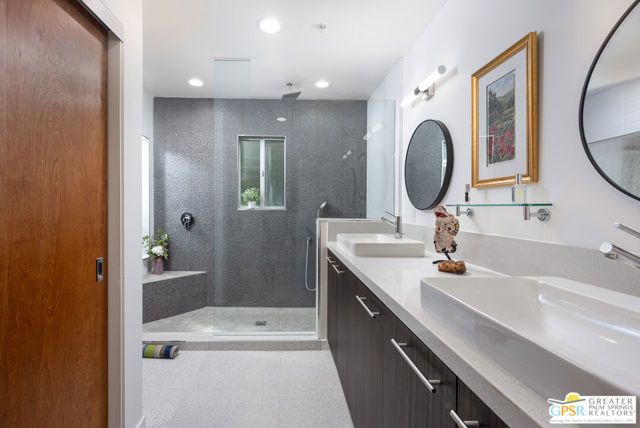 588 E San Lorenzo Road 204, Palm Springs, CA 92264