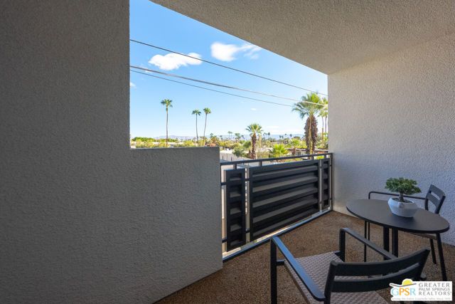 588 E San Lorenzo Road 204, Palm Springs, CA 92264
