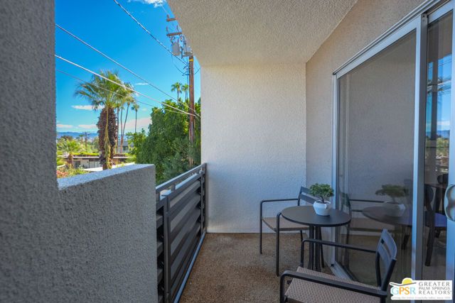 588 E San Lorenzo Road 204, Palm Springs, CA 92264