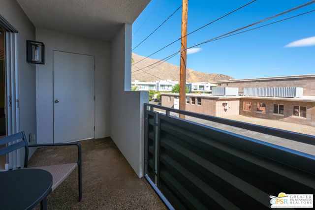 588 E San Lorenzo Road 204, Palm Springs, CA 92264