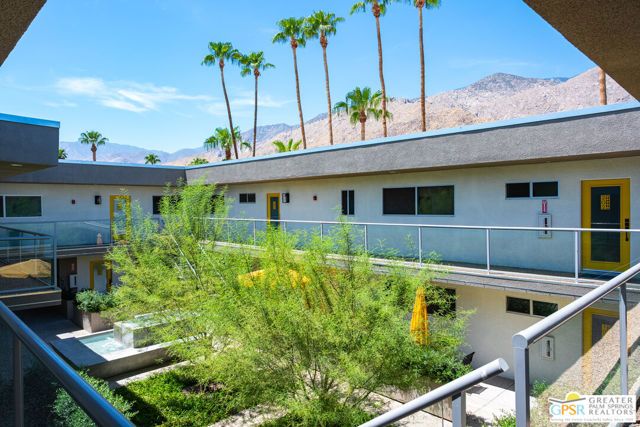 588 E San Lorenzo Road 204, Palm Springs, CA 92264