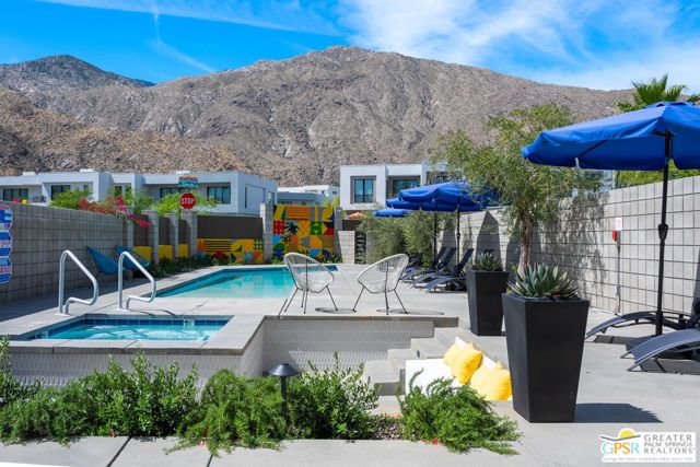 588 E San Lorenzo Road 204, Palm Springs, CA 92264