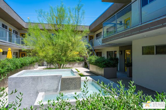 588 E San Lorenzo Road 204, Palm Springs, CA 92264