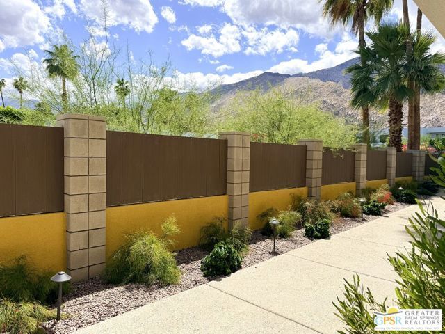 588 E San Lorenzo Road 204, Palm Springs, CA 92264