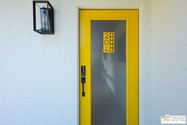 588 E San Lorenzo Road 204, Palm Springs, CA 92264
