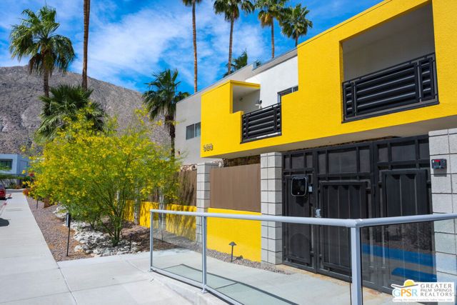 588 E San Lorenzo Road 204, Palm Springs, CA 92264