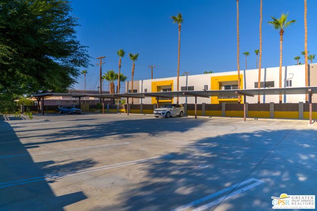 588 E San Lorenzo Road 204, Palm Springs, CA 92264