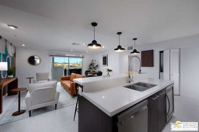 588 E San Lorenzo Road 204, Palm Springs, CA 92264