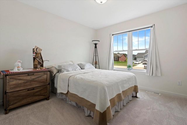 335 Crestview Lane, Lake Mills, WI 53551