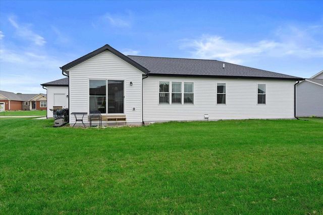 335 Crestview Lane, Lake Mills, WI 53551