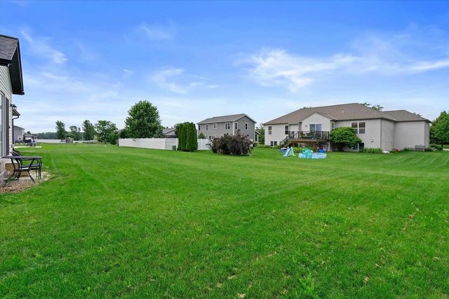 335 Crestview Lane, Lake Mills, WI 53551
